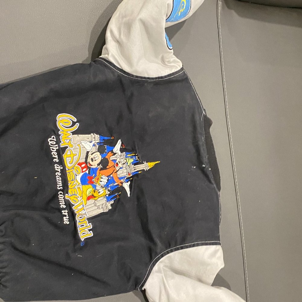 Fantastic Deal Jackets & Hockey Equipment